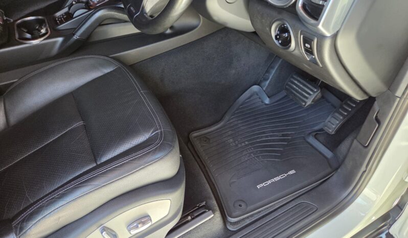 2011 Porsche Cayenne Diesel For Sale in Durban full