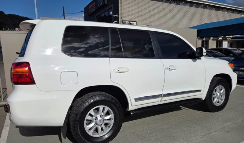 2014 Toyota Land Cruiser 4.5 D-4D VX 200 For Sale in Durban full