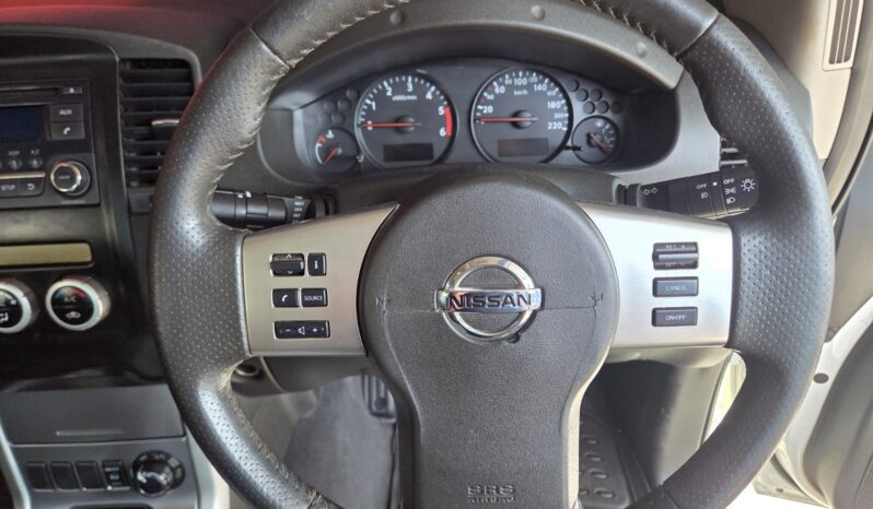 2013 Nissan Navara 2.5 DCi D/cab 4×4 LE For Sale in Durban full