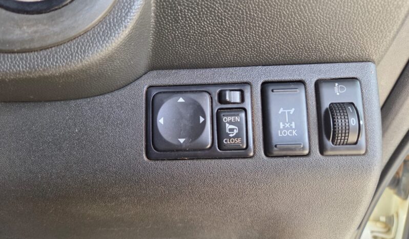 2013 Nissan Navara 2.5 DCi D/cab 4×4 LE For Sale in Durban full