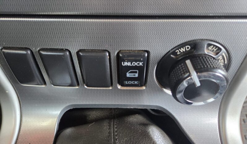 2013 Nissan Navara 2.5 DCi D/cab 4×4 LE For Sale in Durban full