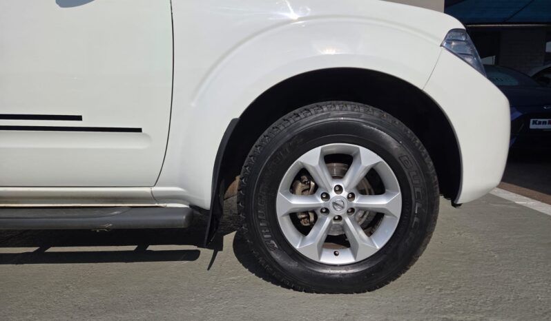 2013 Nissan Navara 2.5 DCi D/cab 4×4 LE For Sale in Durban full
