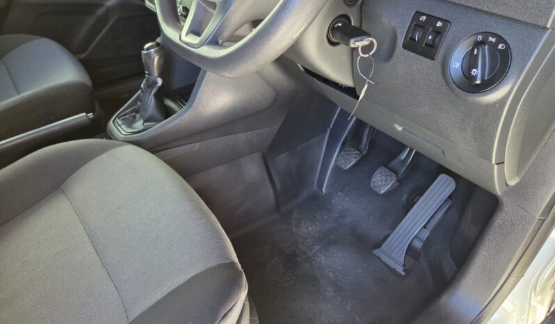 2017 VW Caddy 2.0 TDi Crew Bus For Sale in Durban full