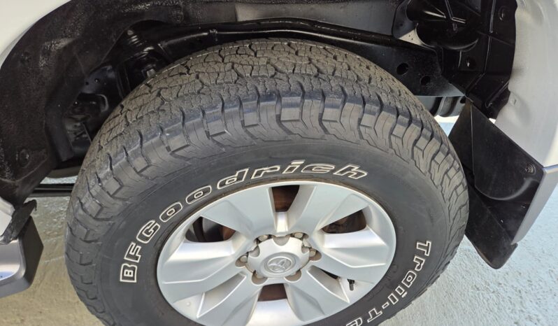 2005 Toyota Prado 4.0i v6 VX Auto For Sale in Durban full