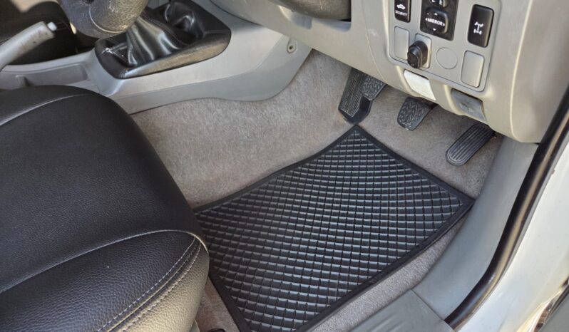 2010 Toyota Hilux 3.0 -4d Raider S/cab 4×4 For Sale in Durban full