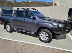 2017 Toyota Hilux 4.0i v6 Raider D/cab 4×4 Auto For Sale in Durban