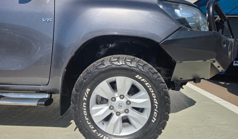 2017 Toyota Hilux 4.0i v6 Raider D/cab 4×4 Auto For Sale in Durban full