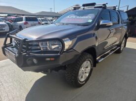 2017 Toyota Hilux 4.0i v6 Raider D/cab 4×4 Auto For Sale in Durban