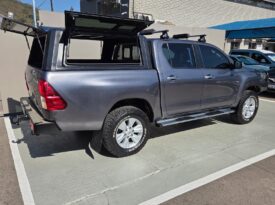 2017 Toyota Hilux 4.0i v6 Raider D/cab 4×4 Auto For Sale in Durban