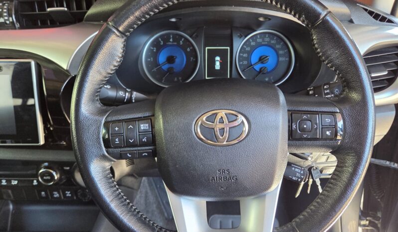 2017 Toyota Hilux 4.0i v6 Raider D/cab 4×4 Auto For Sale in Durban full