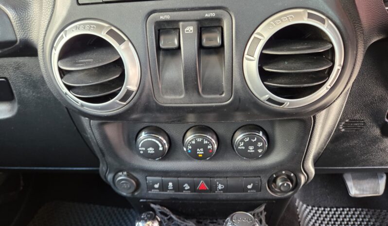 2012 Jeep Wrangler 2.8 CRdi Sahara Auto 2 Dr For Sale in Durban full