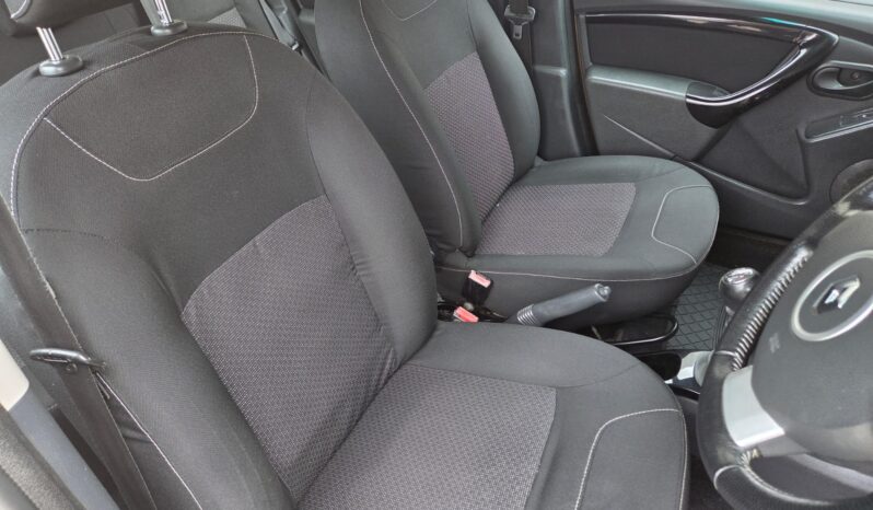 2014 Renault Duster 1.5 Dci Dynamique 6 speed For Sale in Durban full